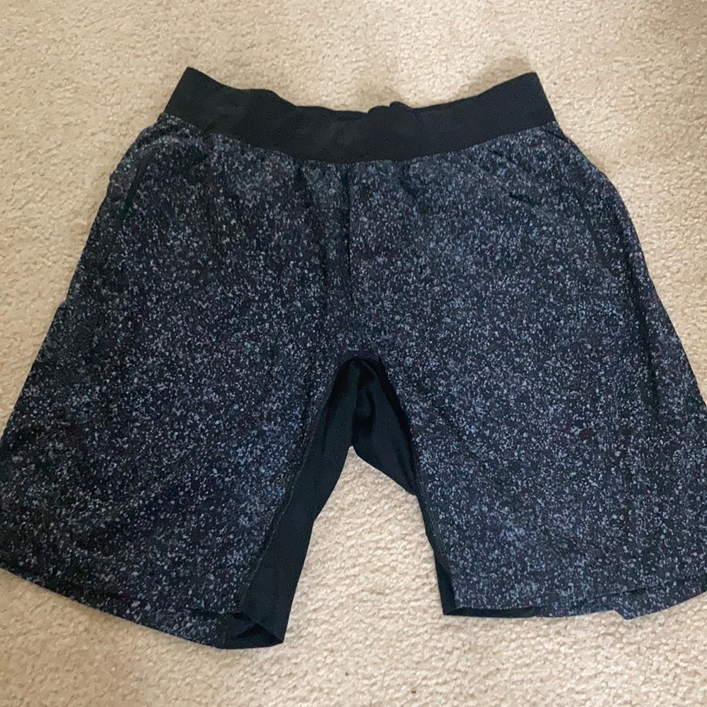 Lululemon THE SHORT medium 9inch inseam paint splatter/granite print RARE